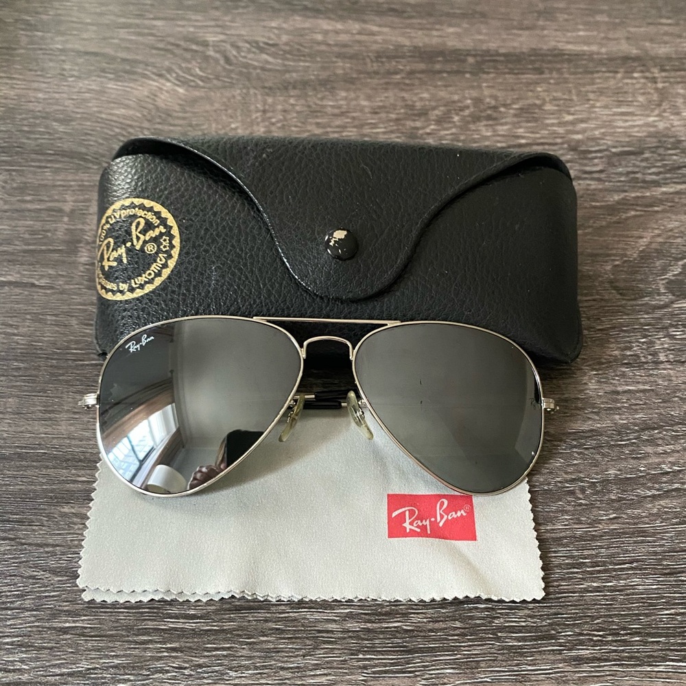 Ray Ban Silver Mirrored Aviator Sunglasses